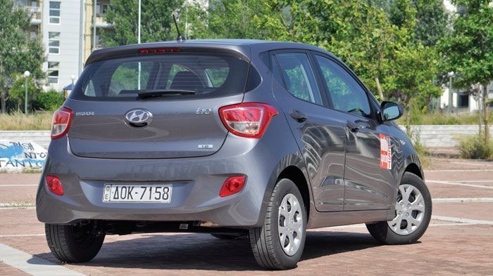 Η εμφάνιση του νέου Hyundai i10, επηρεασμένη από τη νέα φιλοσοφία «ρέουσα γλυπτική», διακρίνεται για τις μοντέρνες και παράλληλα, δυναμικές της γραμμέ
